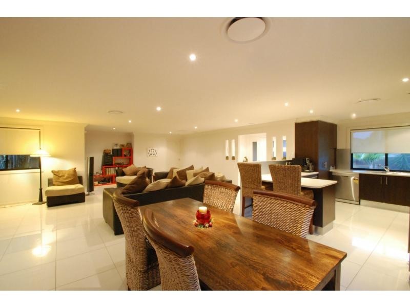3 Avocet Avenue, Burleigh Waters QLD 4220