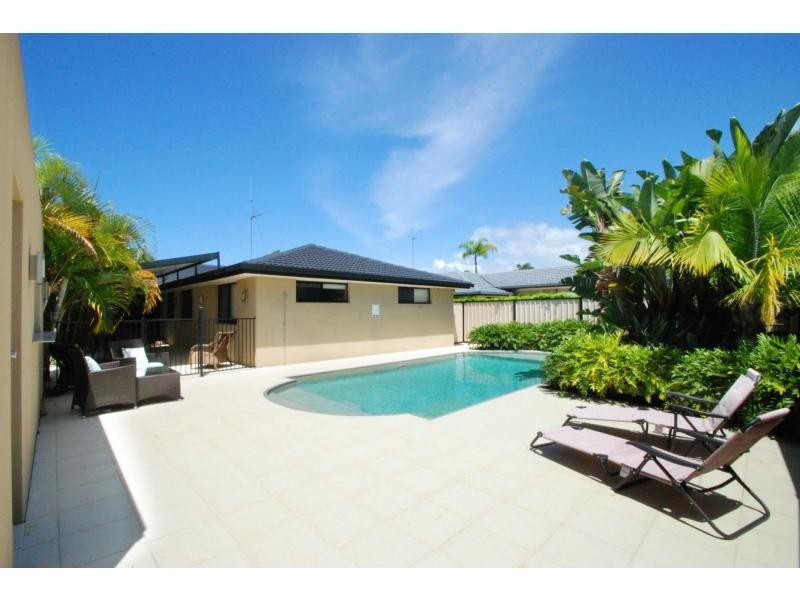 3 Avocet Avenue, Burleigh Waters QLD 4220