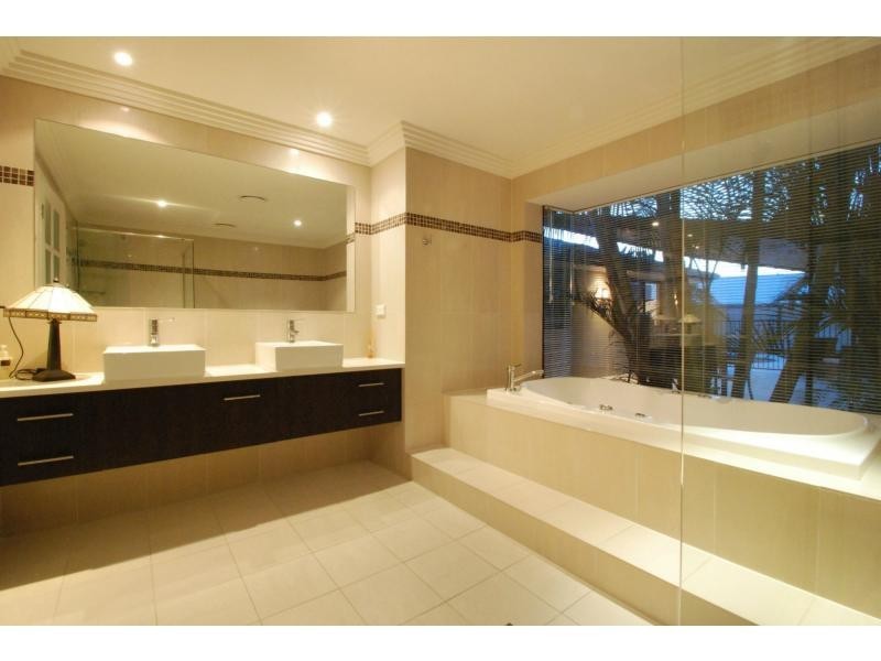 3 Avocet Avenue, Burleigh Waters QLD 4220