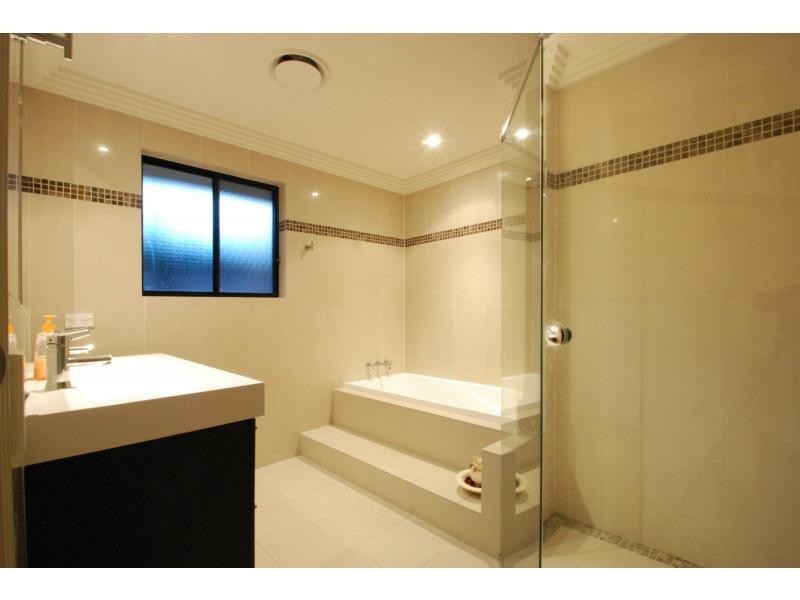 3 Avocet Avenue, Burleigh Waters QLD 4220