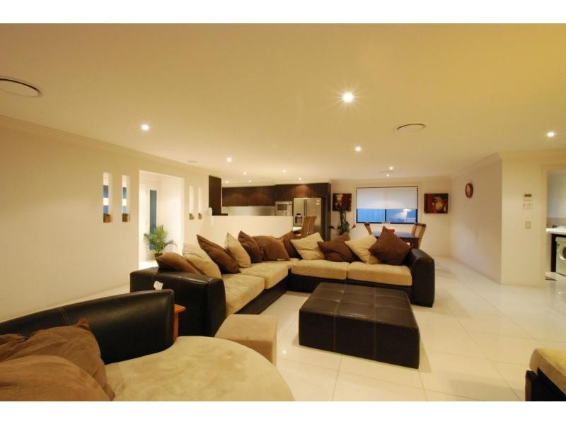 3 Avocet Avenue, Burleigh Waters QLD 4220