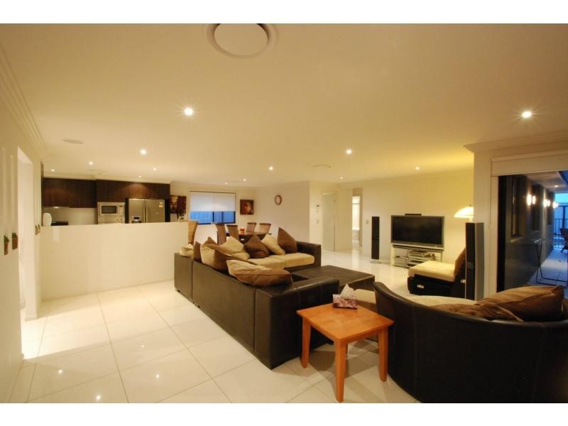 3 Avocet Avenue, Burleigh Waters QLD 4220