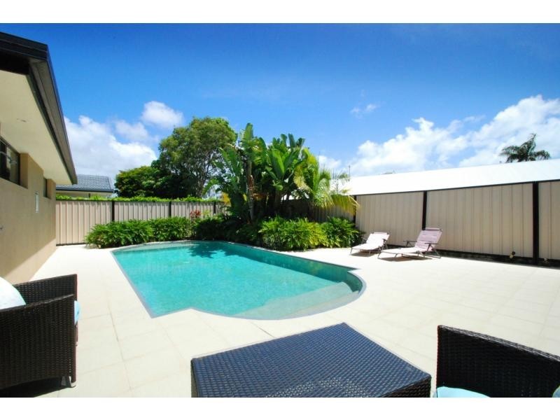3 Avocet Avenue, Burleigh Waters QLD 4220