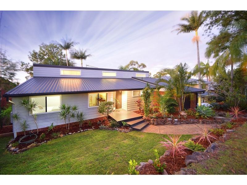 17 Larentia Street, Currumbin Waters QLD 4223