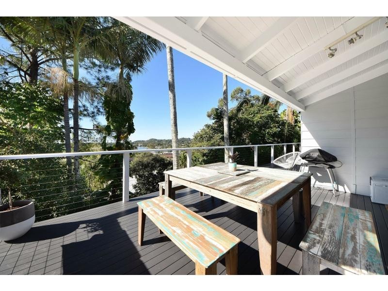 17 Larentia Street, Currumbin Waters QLD 4223