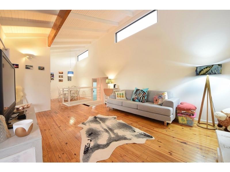 17 Larentia Street, Currumbin Waters QLD 4223