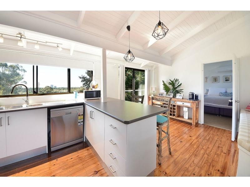 17 Larentia Street, Currumbin Waters QLD 4223