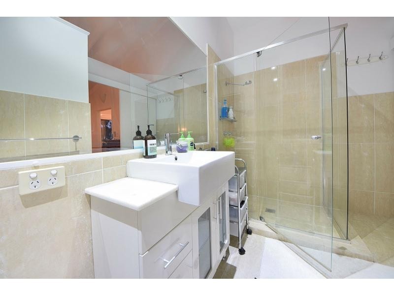 17 Larentia Street, Currumbin Waters QLD 4223