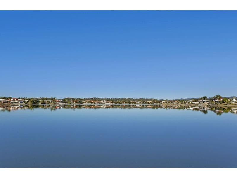 136 Honeyeater Drive, Burleigh Waters QLD 4220