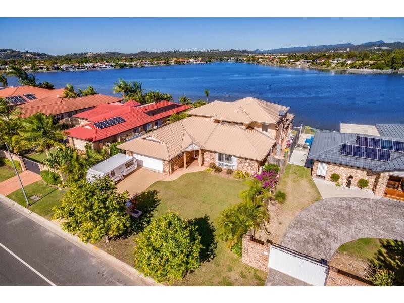 136 Honeyeater Drive, Burleigh Waters QLD 4220