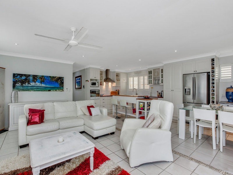 158 Sunshine Parade, Miami QLD 4220