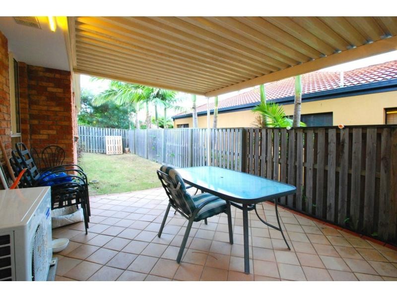 2/13 Olympus Drive, Robina QLD 4226