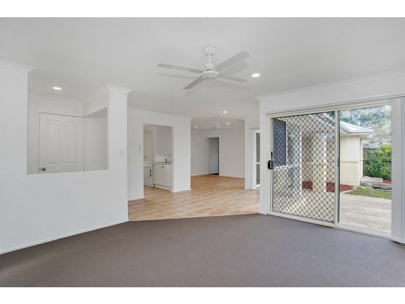 27 Rainbird Close, Burleigh Waters QLD 4220