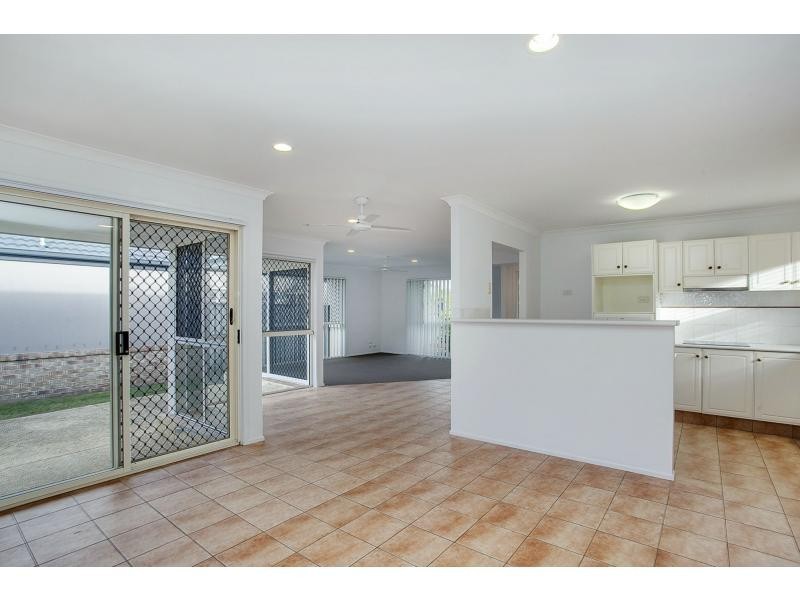 27 Rainbird Close, Burleigh Waters QLD 4220