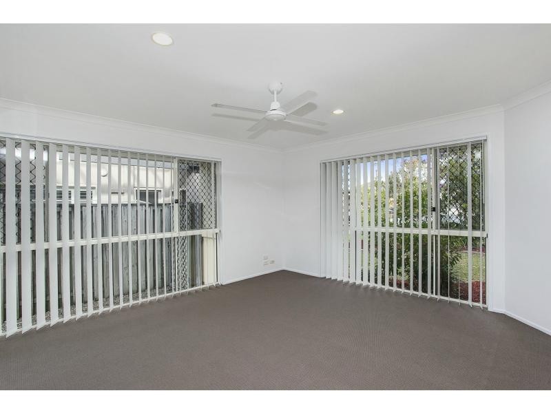 27 Rainbird Close, Burleigh Waters QLD 4220