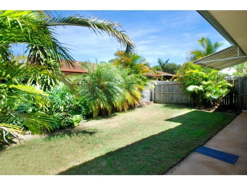 2/6 Shrike Court, Burleigh Waters QLD 4220