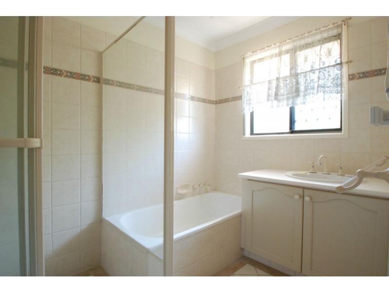 2/6 Shrike Court, Burleigh Waters QLD 4220