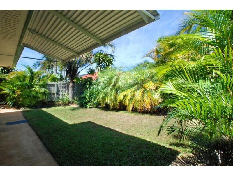 2/6 Shrike Court, Burleigh Waters QLD 4220
