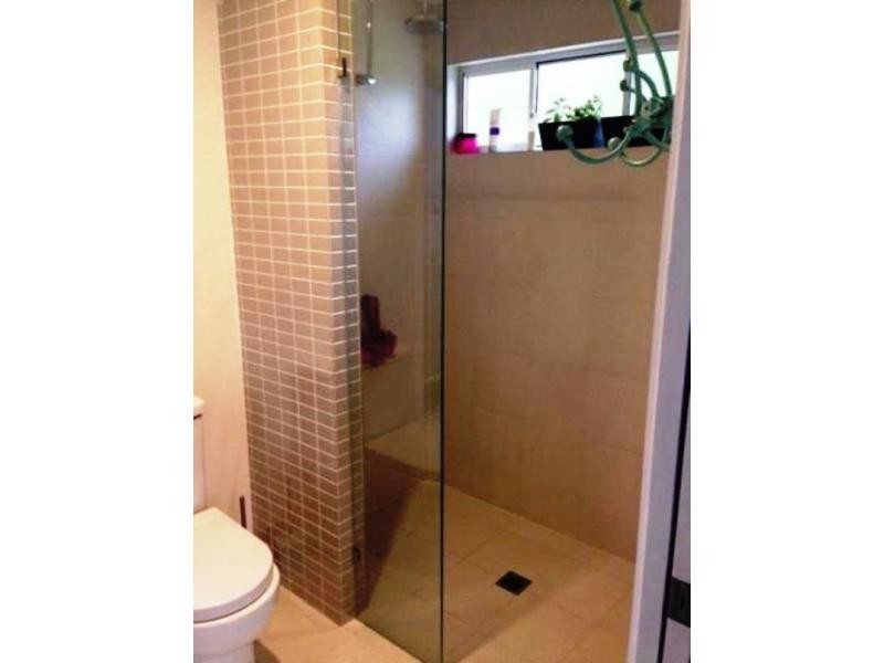 156 Sunshine Parade, Miami QLD 4220