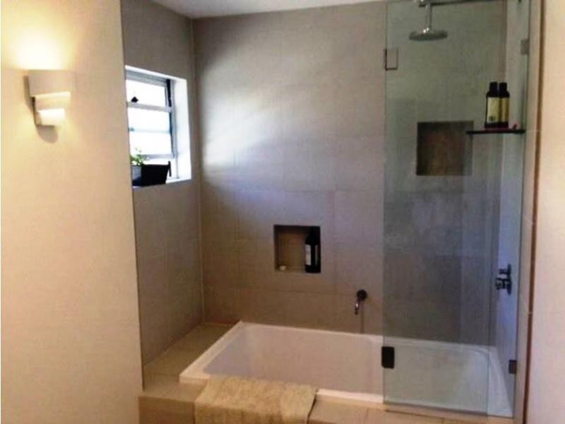 156 Sunshine Parade, Miami QLD 4220