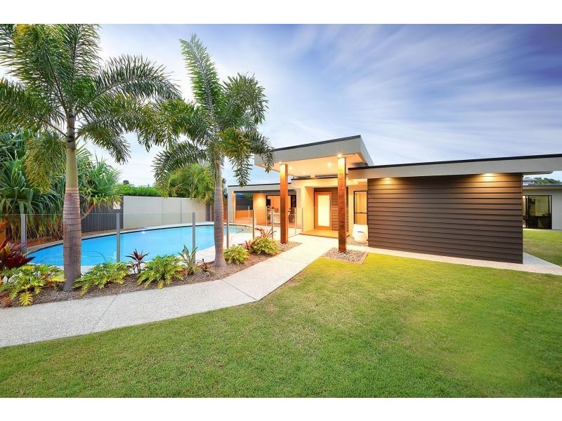 7 Frascati Street, Mermaid Waters QLD 4218