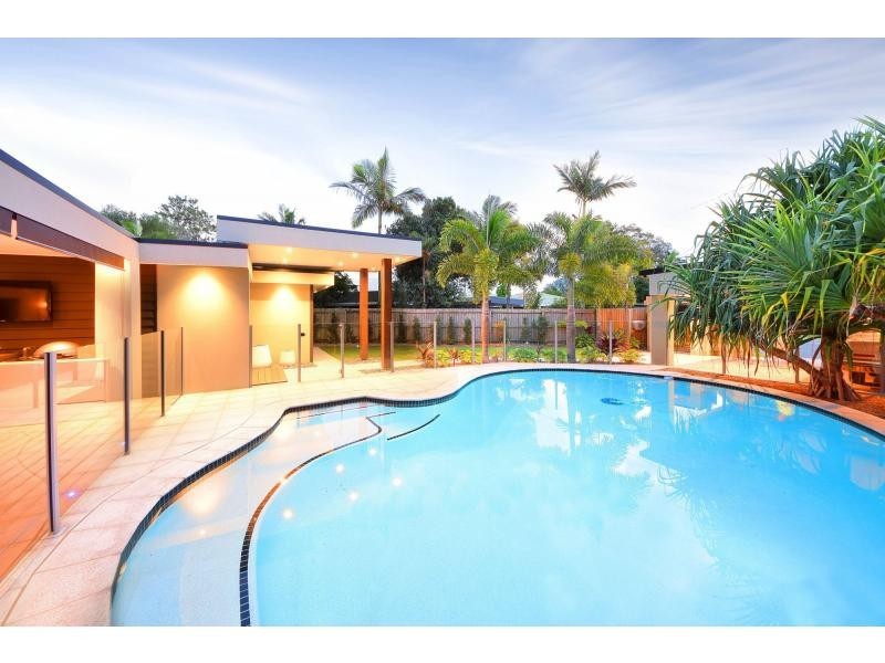 7 Frascati Street, Mermaid Waters QLD 4218