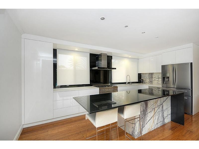 7 Frascati Street, Mermaid Waters QLD 4218