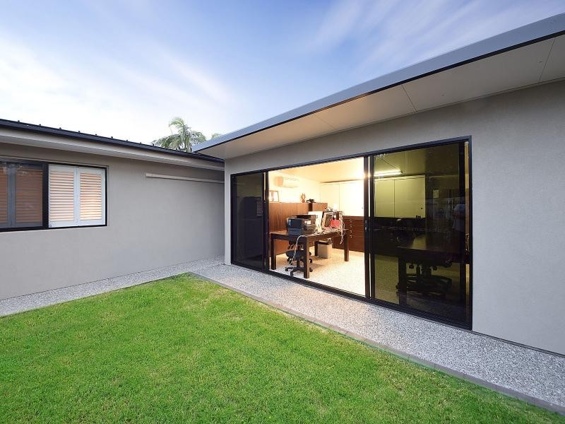 7 Frascati Street, Mermaid Waters QLD 4218