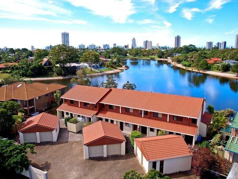 4/8 Sunbird Street, Burleigh Waters QLD 4220