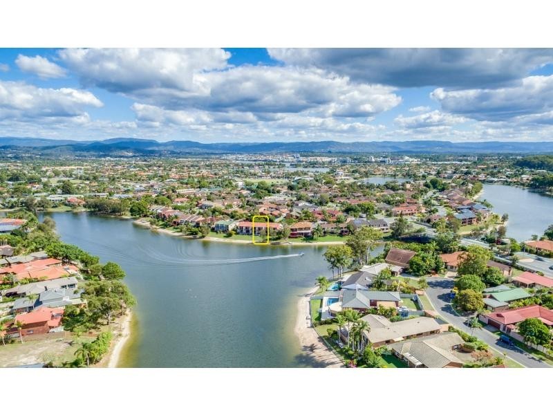 4/8 Sunbird Street, Burleigh Waters QLD 4220