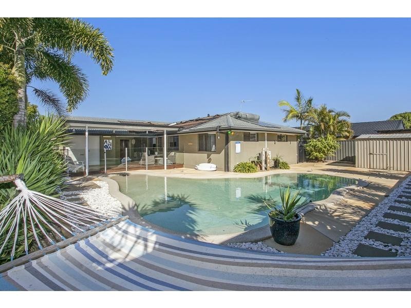 21 Auk Avenue, Burleigh Waters QLD 4220