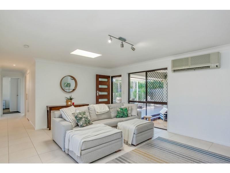 21 Auk Avenue, Burleigh Waters QLD 4220