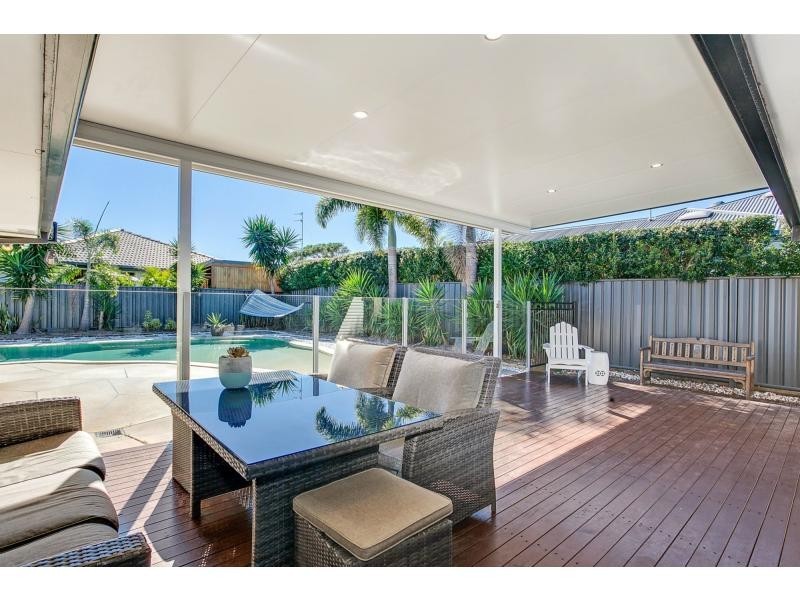 21 Auk Avenue, Burleigh Waters QLD 4220