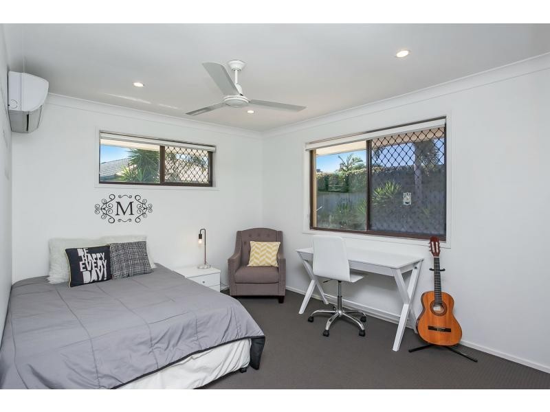 21 Auk Avenue, Burleigh Waters QLD 4220