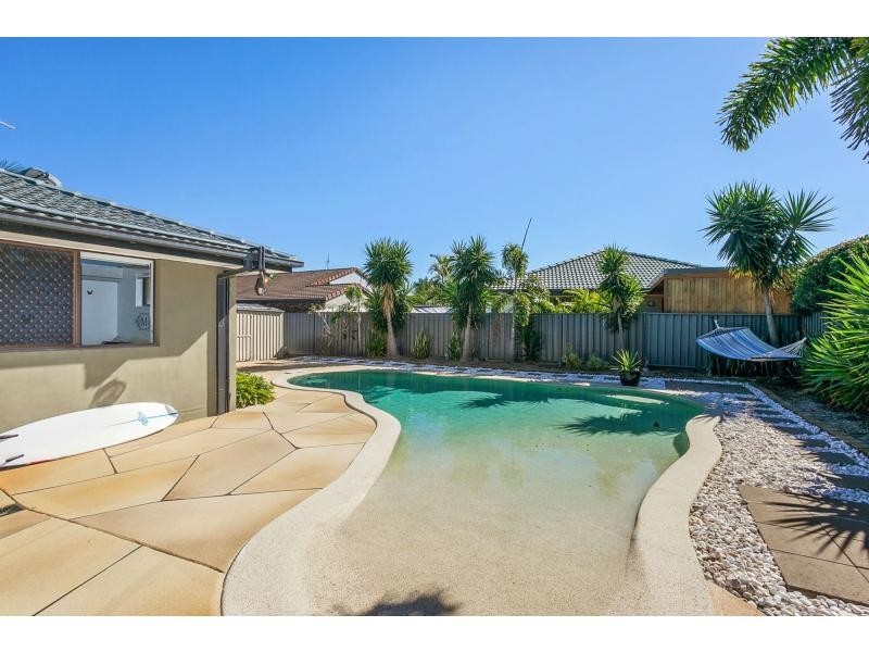 21 Auk Avenue, Burleigh Waters QLD 4220