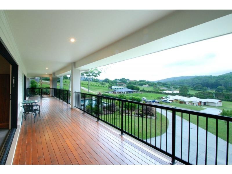9 Friarbird Crescent, Bonogin QLD 4213