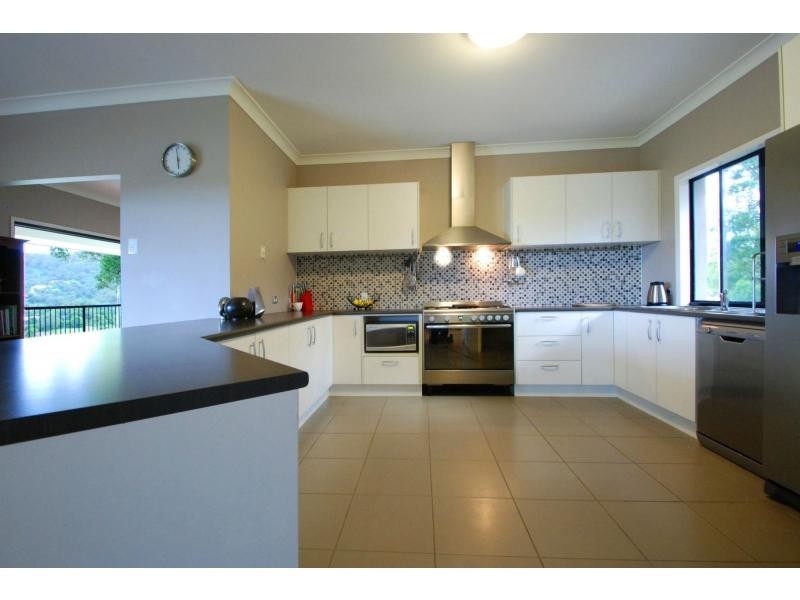 9 Friarbird Crescent, Bonogin QLD 4213
