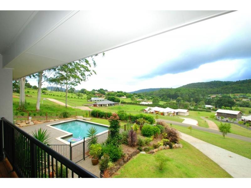 9 Friarbird Crescent, Bonogin QLD 4213