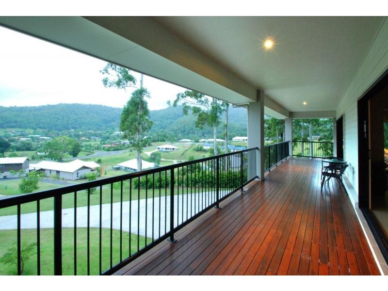 9 Friarbird Crescent, Bonogin QLD 4213