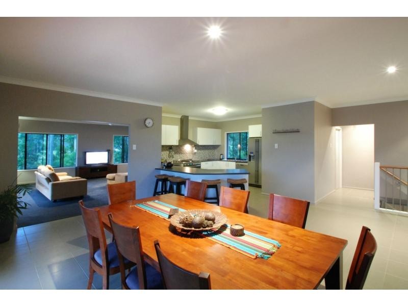 9 Friarbird Crescent, Bonogin QLD 4213