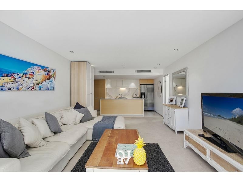 2025/2/14 The Esplanade, Burleigh Heads QLD 4220