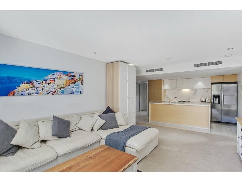 2025/2/14 The Esplanade, Burleigh Heads QLD 4220