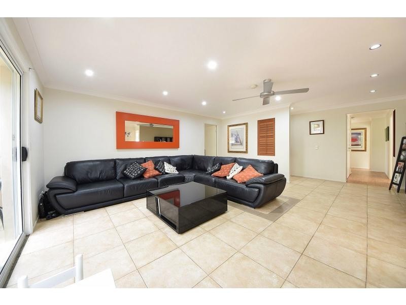 20 Bluejay Street, Burleigh Waters QLD 4220