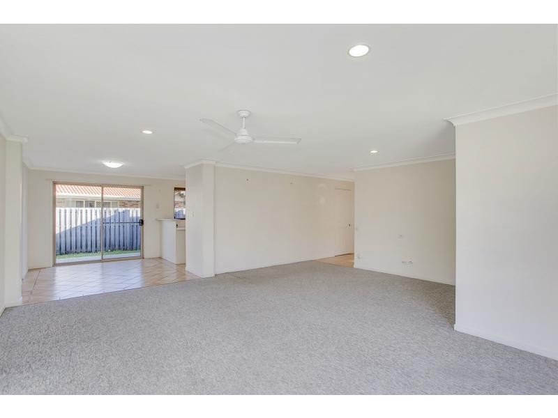 8 Sparrow Place, Burleigh Waters QLD 4220