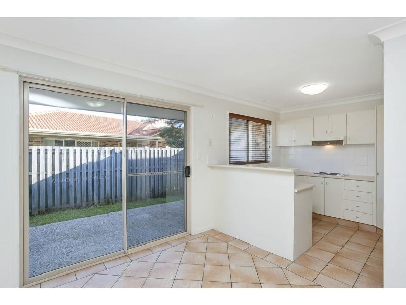 8 Sparrow Place, Burleigh Waters QLD 4220