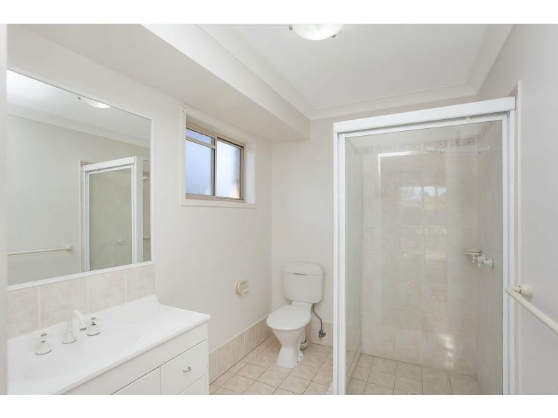 8 Sparrow Place, Burleigh Waters QLD 4220