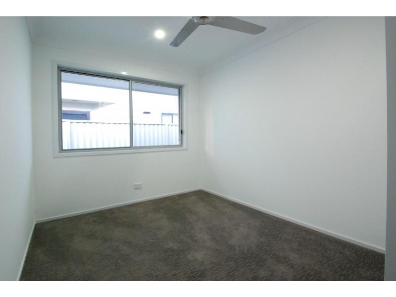 2/84 Nobby Parade, Miami QLD 4220