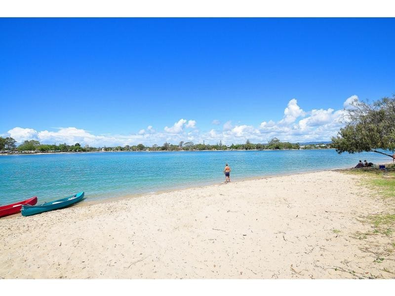 3/11 Awoonga Avenue, Burleigh Heads QLD 4220