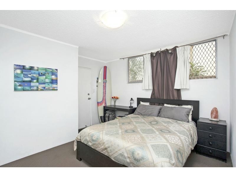 2/21 Messines Crescent, Miami QLD 4220