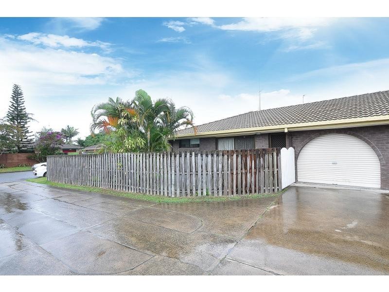 1/8 Doggett Drive, Miami QLD 4220
